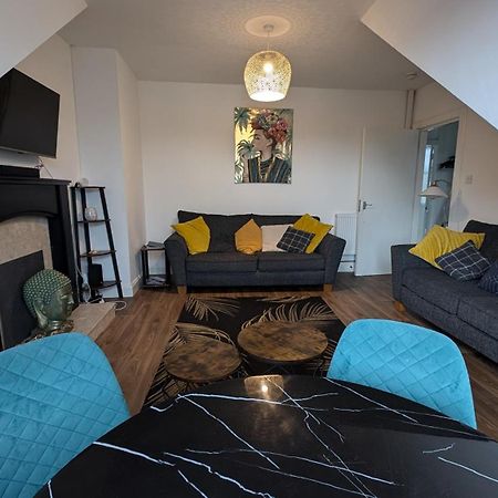 Lovely 2 Bedroom Apartment In Central Location Гринок Экстерьер фото