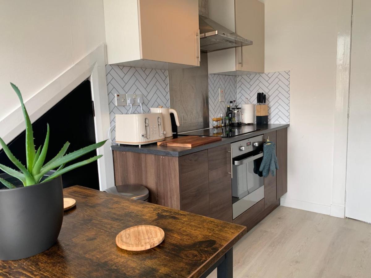 Lovely 2 Bedroom Apartment In Central Location Гринок Экстерьер фото
