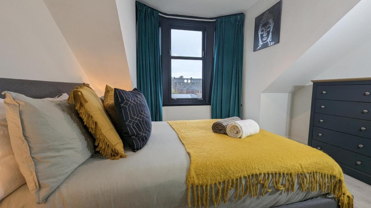 Lovely 2 Bedroom Apartment In Central Location Гринок Экстерьер фото